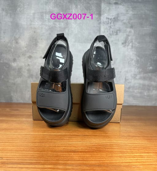 קיץ UGG
